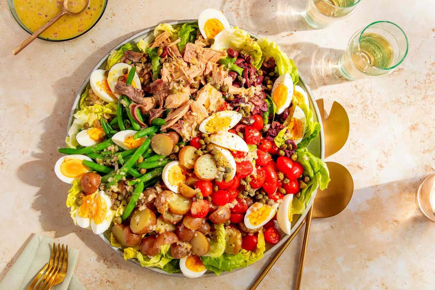 Salade niçoise (Nice)